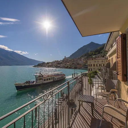 All'azzurro Limone sul Garda