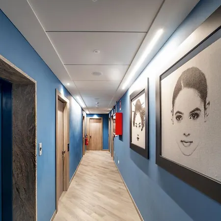 All'azzurro 4* לימונה סול גרדה