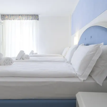 All'azzurro 4* לימונה סול גרדה