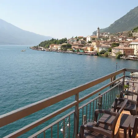 All'azzurro לימונה סול גרדה