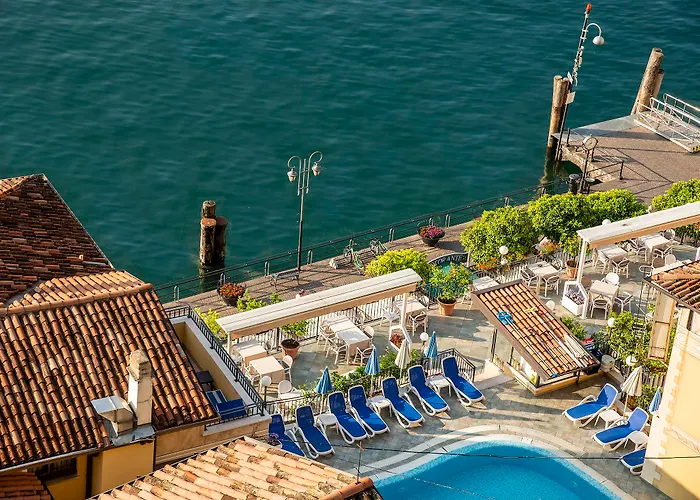 All'azzurro Hotel Limone sul Garda