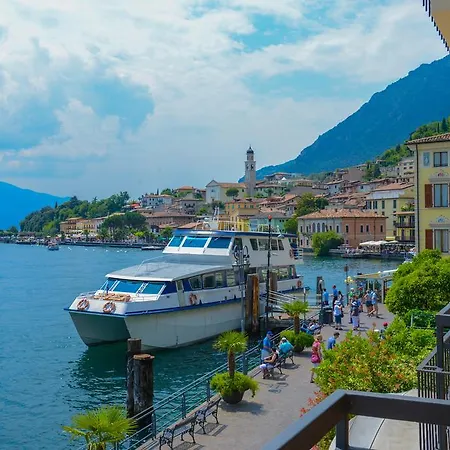 All'azzurro Hotel Limone sul Garda